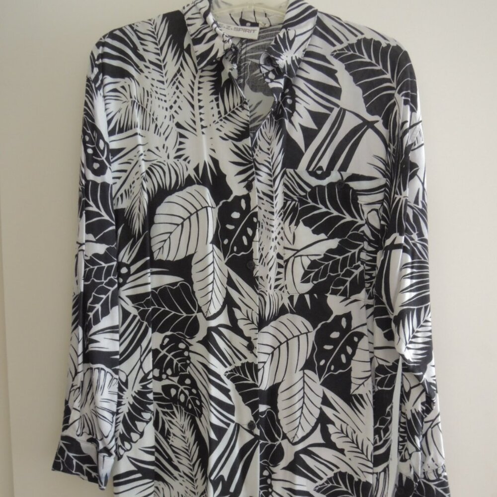 Ladies Shirt Size M Button Front + Back L/S Tunic Top by E.Z. Spirit